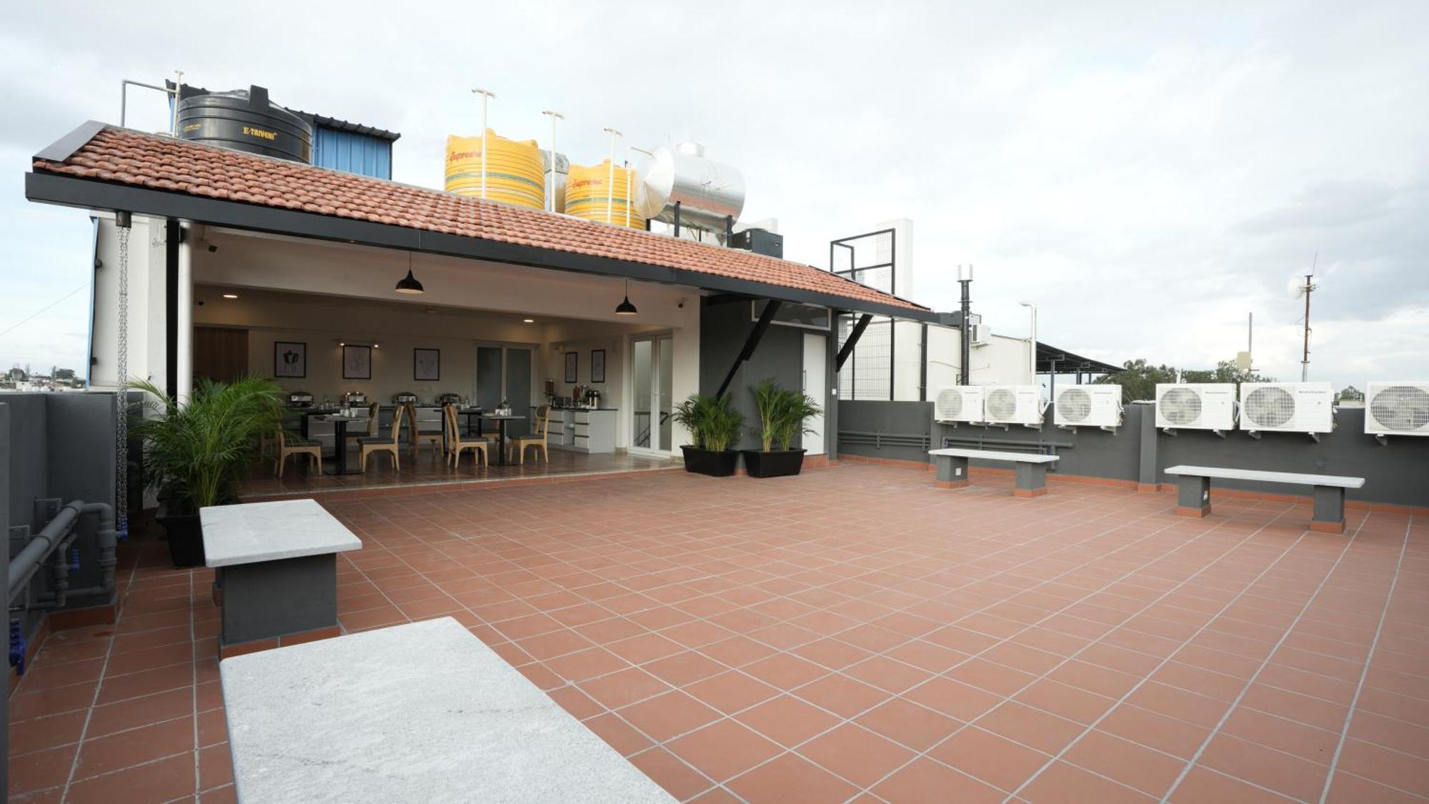 העיר בנגלור Wandr Hotel- Near Mg Road מראה חיצוני תמונה