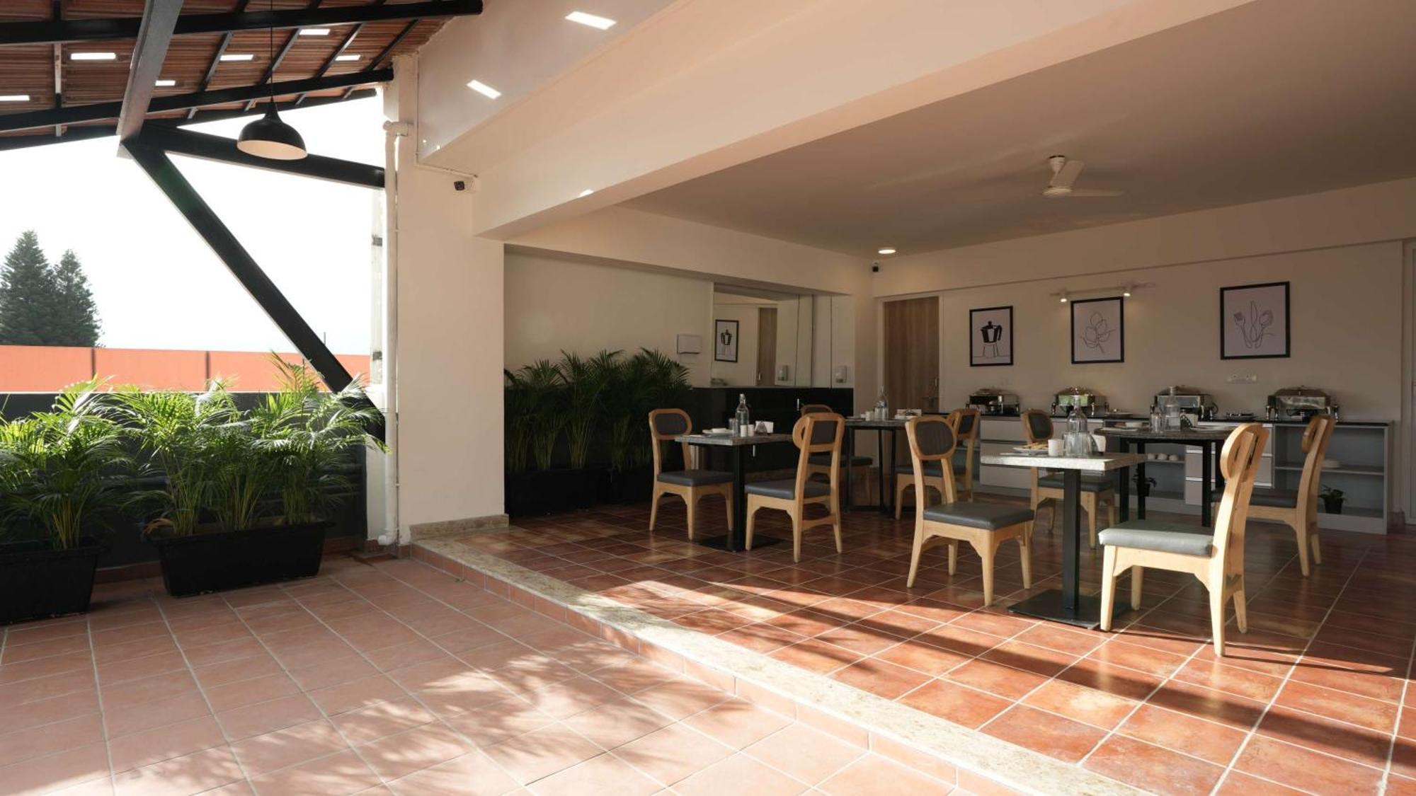 העיר בנגלור Wandr Hotel- Near Mg Road מראה חיצוני תמונה