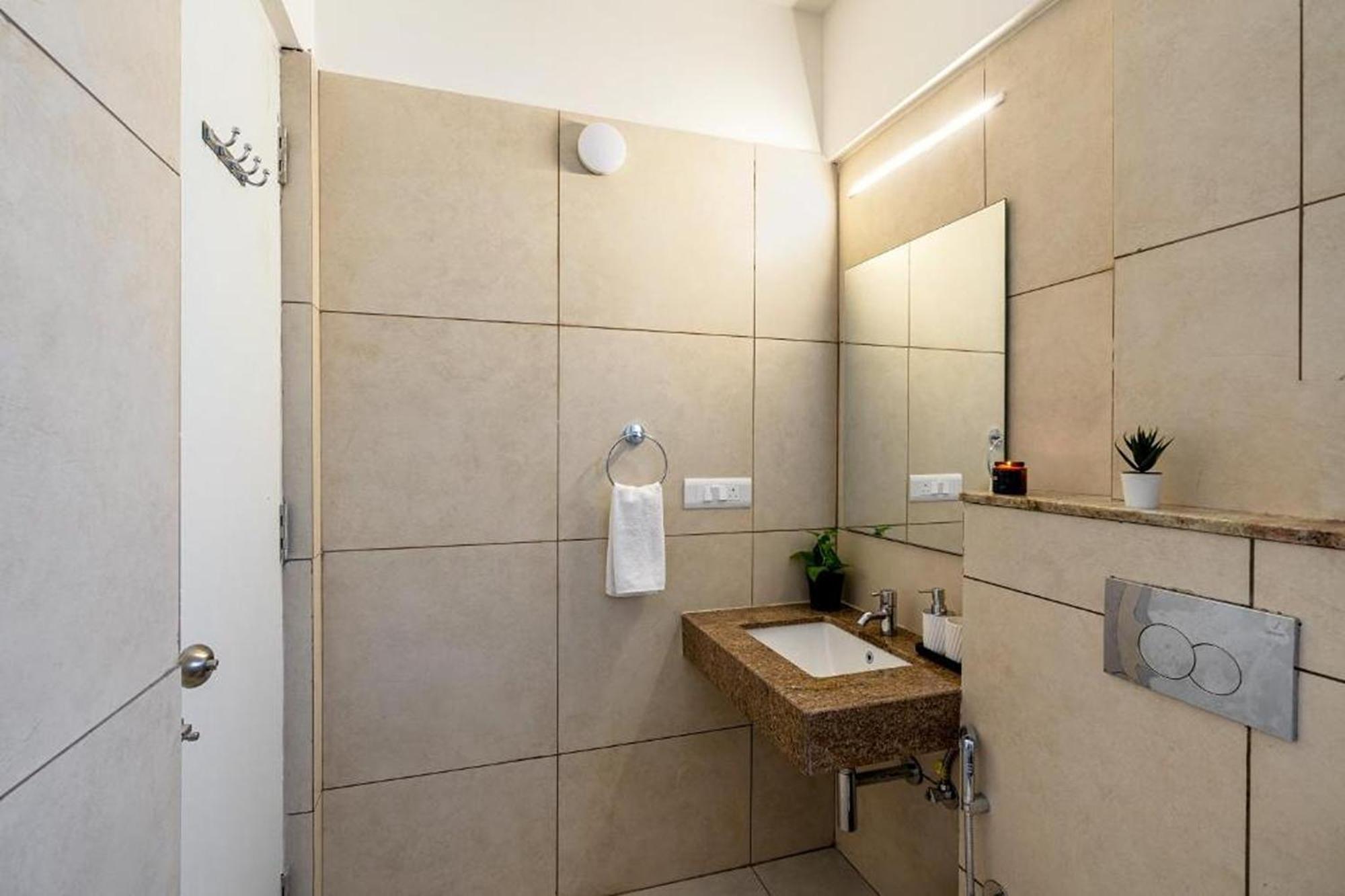 העיר בנגלור Wandr Hotel- Near Mg Road מראה חיצוני תמונה