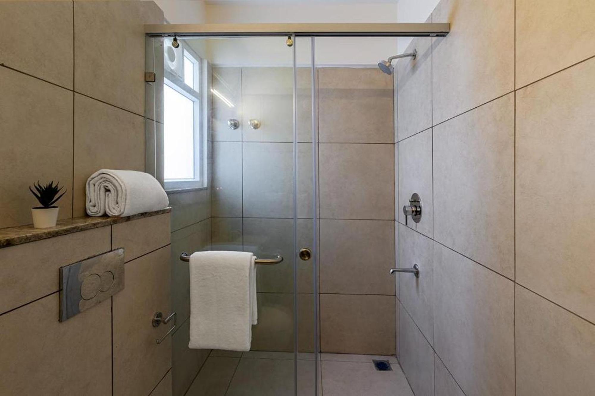 העיר בנגלור Wandr Hotel- Near Mg Road מראה חיצוני תמונה